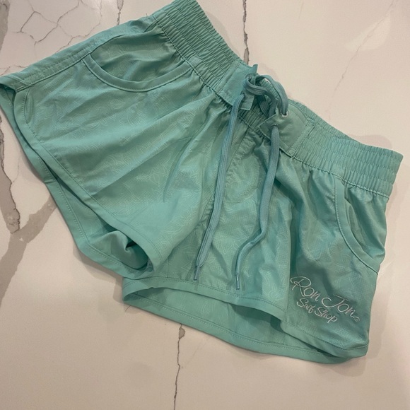 Surf shorts from Ron Jon surf shop - Picture 3 of 6